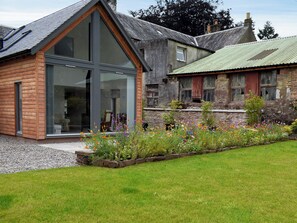 Exterior - 3 bedroom accommodation in Muthill, near Crieff (Muthill, near Crieff)