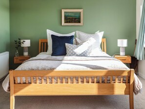 3 bedrooms, free WiFi, bed sheets