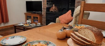 2 bedroom accommodation in Bontnewydd, Caernarfon