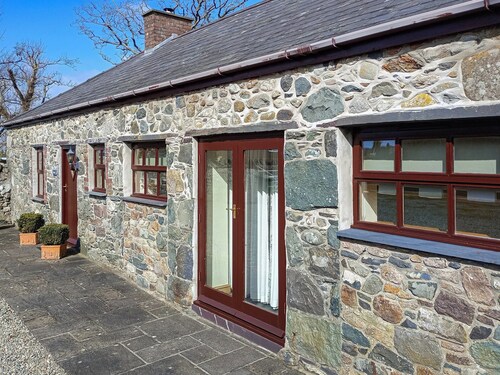 2 bedroom accommodation in Bontnewydd, Caernarfon