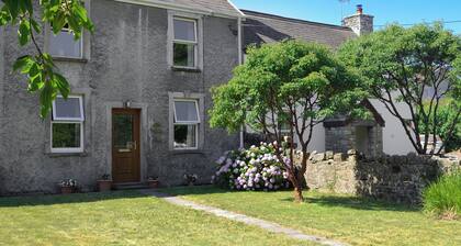3 bedroom accommodation in Murton, near Swansea