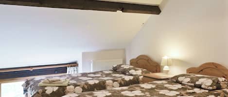 3 bedrooms, WiFi (free)