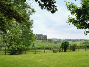 Property grounds - The Old Winery Cottage (Newent)
