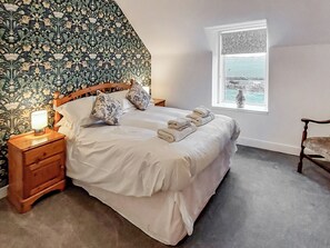 4 bedrooms, free WiFi, bed sheets