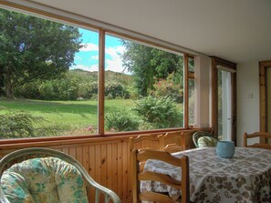 Dining - 3 bedroom accommodation in Strath Oykel, by Ardgay (Strath Oykel, by Ardgay)