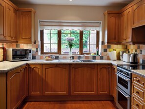 Oppvaskmaskin og kjøkkenutstyr