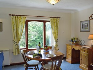Dining - 1 bedroom accommodation in Dalbeattie, near Dumfries (Dalbeattie, near Dumfries)