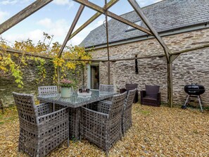 Outdoor dining - The Threshing Barn - HSSW (Patchole, near Barnstaple)