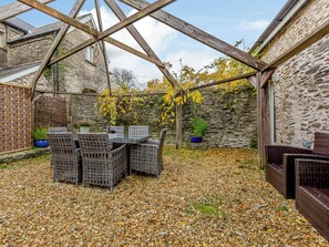 Outdoor dining - The Threshing Barn - HSSW (Patchole, near Barnstaple)