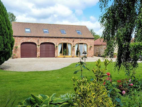 2 bedroom accommodation in Thorpe Bassett, near Malton