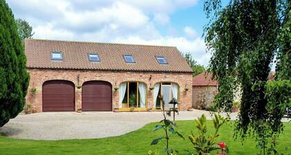 2 bedroom accommodation in Thorpe Bassett, near Malton