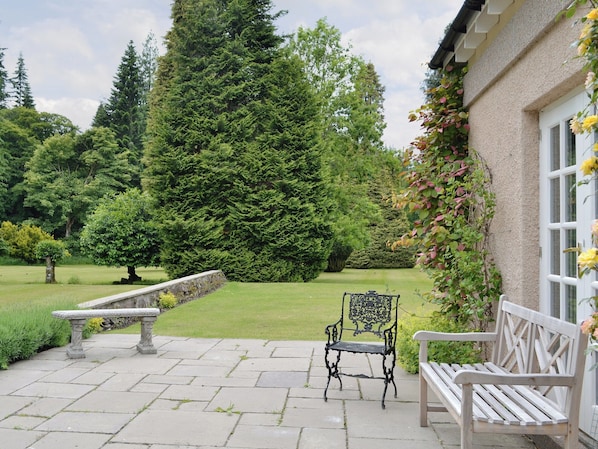 Terrace/patio - Little Blackhall Lodge (near Banchory)