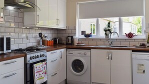Private kitchen - 4 bedroom accommodation in St Monans, near Anstruther (St Monans, near Anstruther)