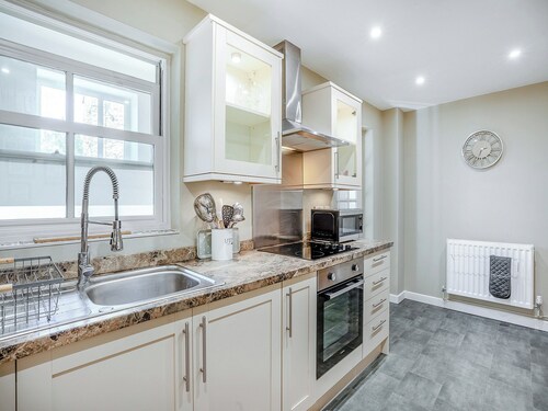 2 bedroom accommodation in Richmond