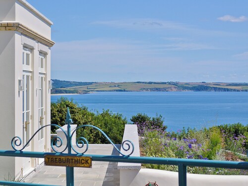 8 bedroom accommodation in Porthpean, near Charlestown