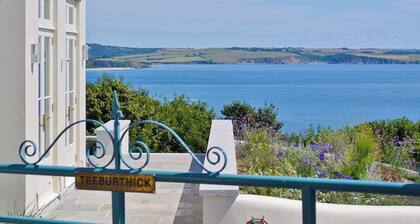 8 bedroom accommodation in Porthpean, near Charlestown