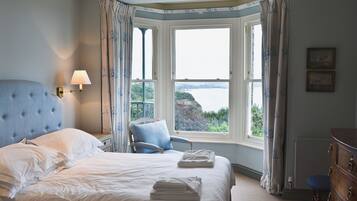 8 bedrooms, free WiFi, bed sheets