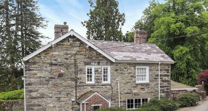 2 Schlafzimmer Unterkunft in Near Betws-y-Coed