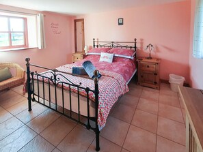 3 chambres, accès au Wi-Fi (inclus), literie fournie