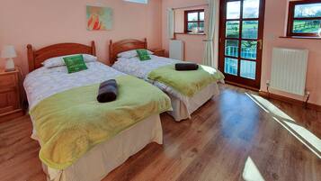 3 bedrooms, free WiFi, bed sheets