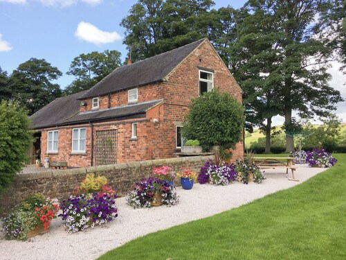 2 bedroom accommodation in Ilam, near Ashbourne