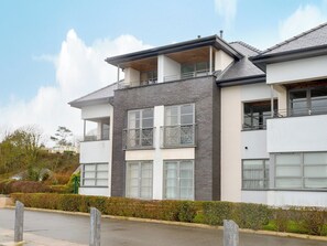 Exterior - 4 bedroom accommodation in Red Wharf Bay, Anglesey (Red Wharf Bay, Anglesey)