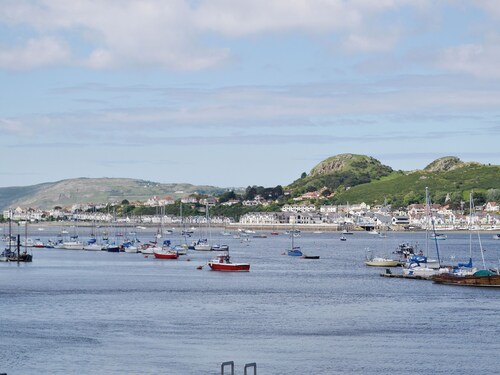 Little Barn - HW7615