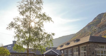 4 bedroom accommodation in Rhayader