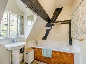 Towels - 3 bedroom accommodation in Callow End, Worcester (Callow End, Worcester)