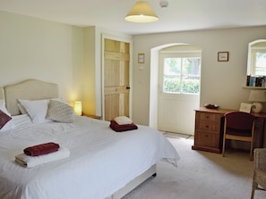 2 bedrooms, free WiFi, bed sheets, wheelchair access