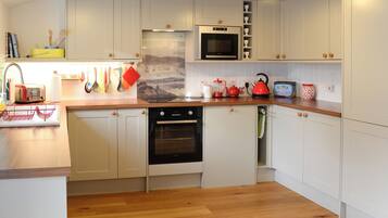 Lavavajillas, silla alta para bebés