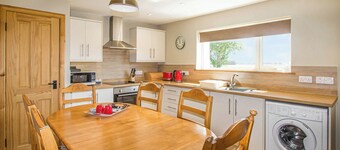 3 bedroom accommodation in Portmahomack, near Tain