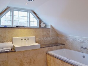 Towels - 1 bedroom accommodation in Brighstone, near Yarmouth (Brighstone, near Yarmouth)