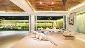Outdoor dining - Villa Kamag (Seminyak)
