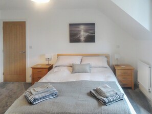 3 quartos, Wi-Fi de cortesia, roupa de cama