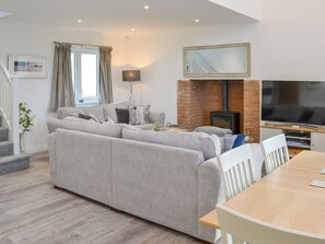 Fireplace - 3 bedroom accommodation in Beadnell, near Alnwick (Beadnell, near Alnwick)