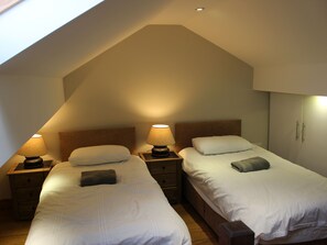 3 bedrooms, free WiFi, bed sheets