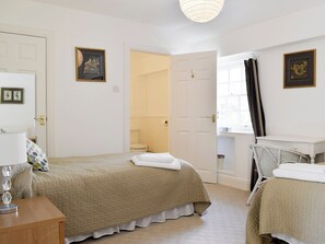 4 bedrooms, free WiFi, bed sheets