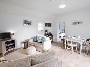 Living area - Shrimp Cottage - E5415 (Kessingland)
