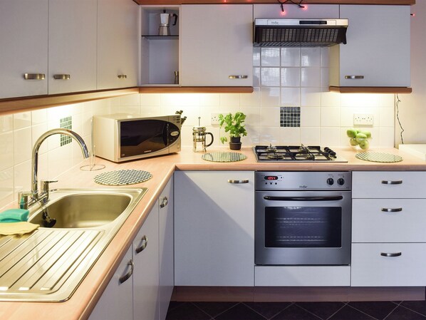 Cookware/dishes/utensils