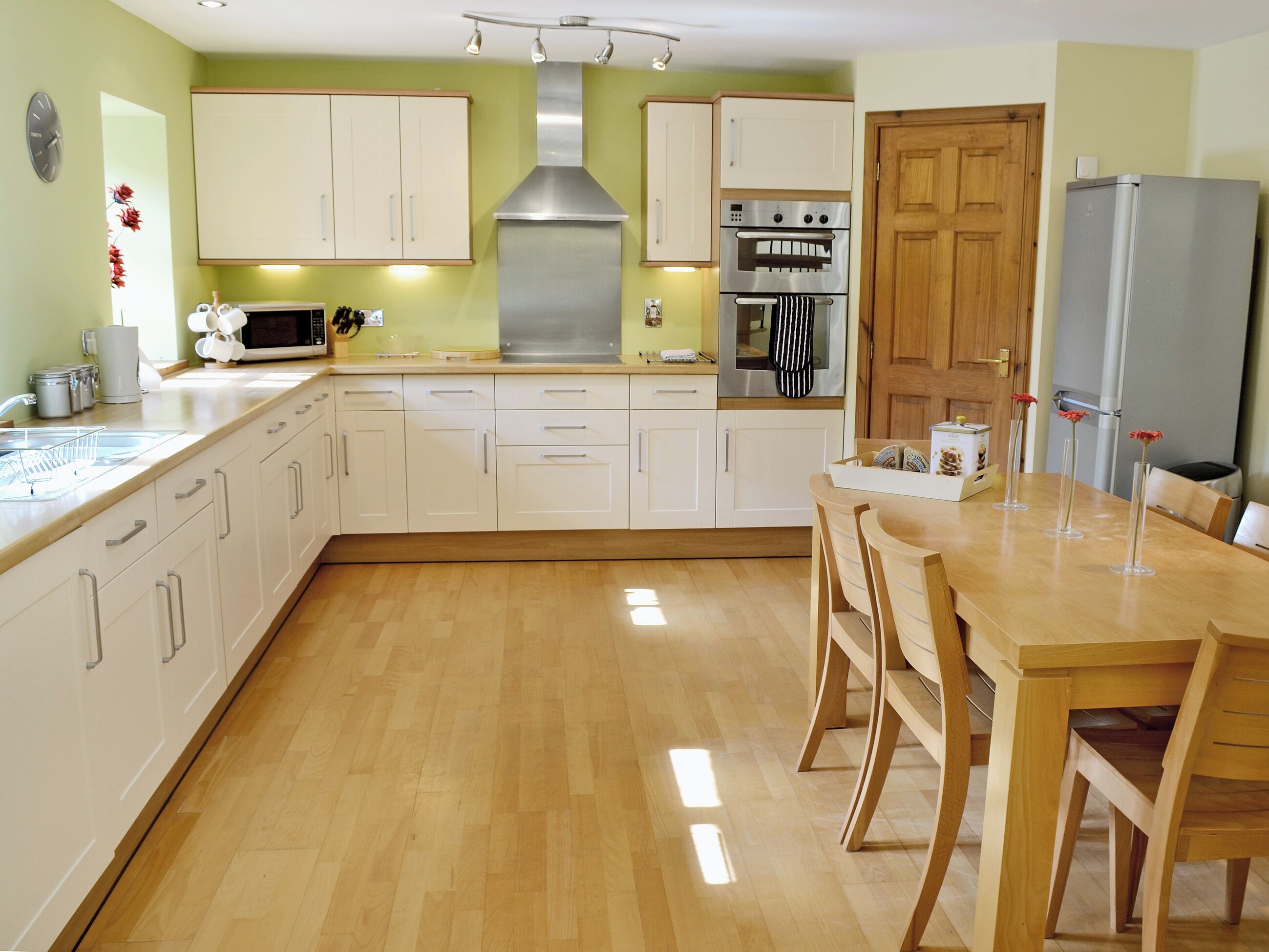 Dishwasher, highchair