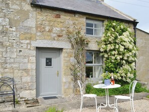 Outdoor dining - 1 bedroom accommodation in Longhorsley, near Morpeth (Longhorsley, near Morpeth)