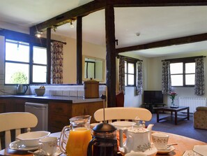 Dining - 1 bedroom accommodation in Newbridge-on-Wye, near Builth Wells (Newbridge-on-Wye, near Builth Wells)