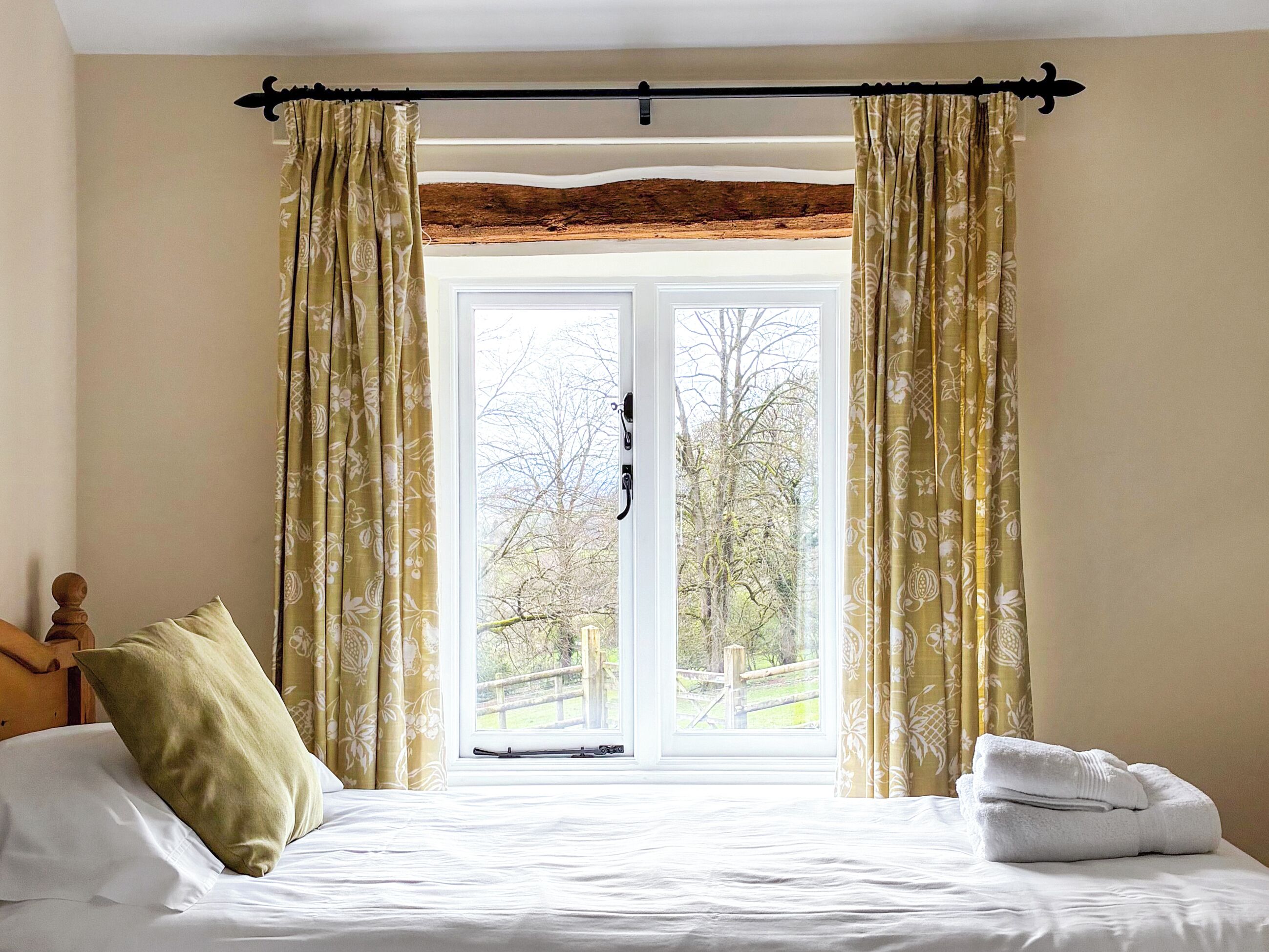 3 bedrooms, free WiFi, bed sheets