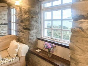 Interior - 1 bedroom accommodation in Portmellon (Portmellon)