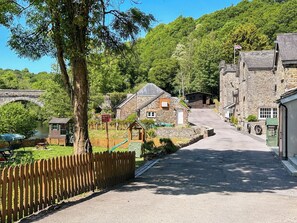 Property grounds - 3 bedroom accommodation in Great Torrington (Great Torrington)