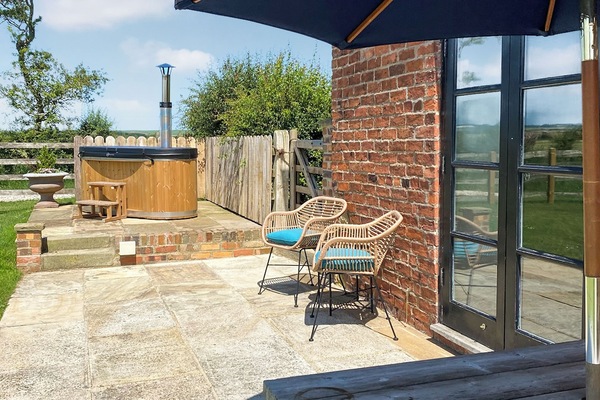 Sitting-out-area | Bell Cottage - Lebberston Carr Farm, Lebberston, near Filey