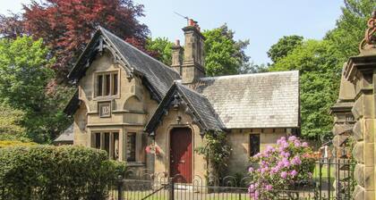 2 bedroom accommodation in Markinch, near Glenrothes