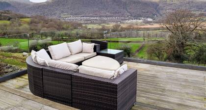 3 bedroom accommodation in Maenan, near Llanrwst