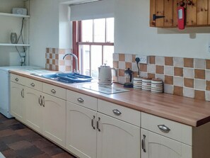 Dishwasher, cookware/dishes/utensils